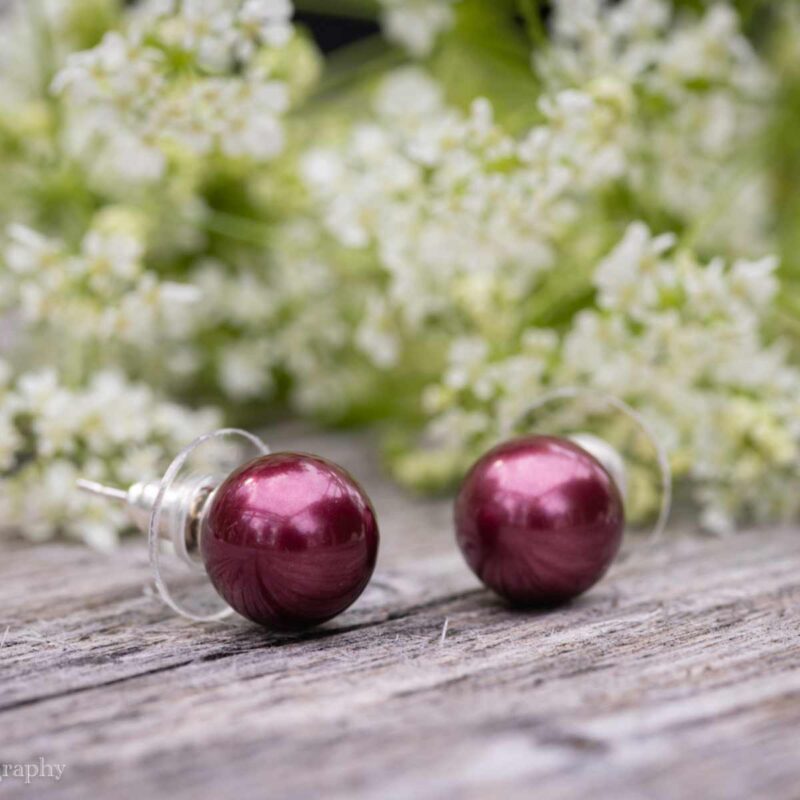 Viininpunaista  Helmiäishelmeä korvakorut