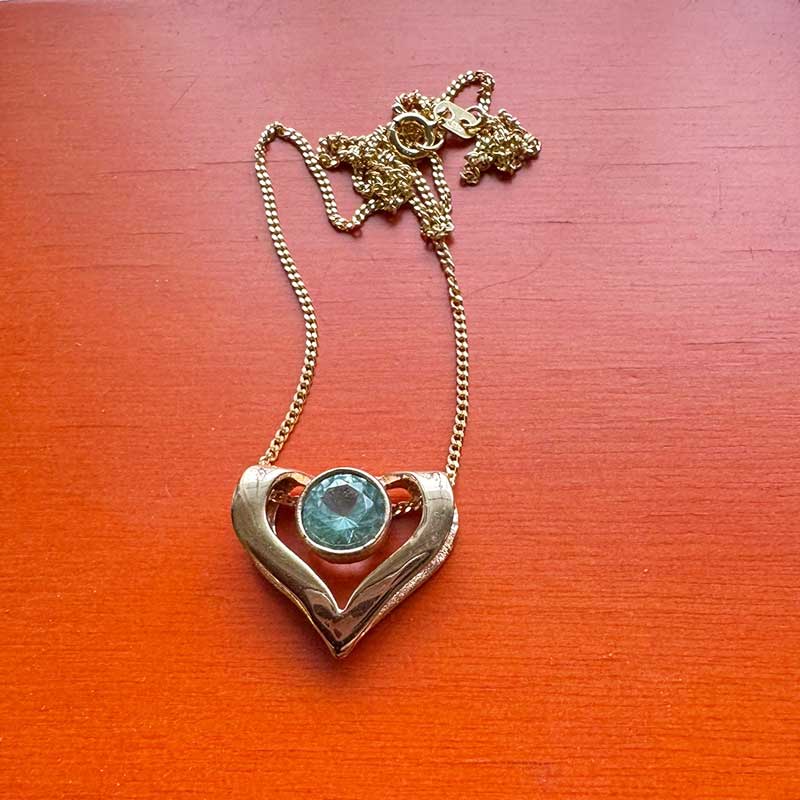 Sydän pronssiriipus